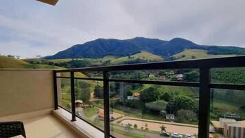 Deluxe Quadruple Room | Hypo-allergenic bedding, minibar, in-room safe, desk