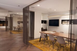 Dining - Vacation Starts Here! Pet-friendly Property (San Francisco)