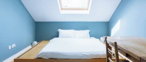 3 habitaciones, tabla de planchar con plancha y acceso a internet