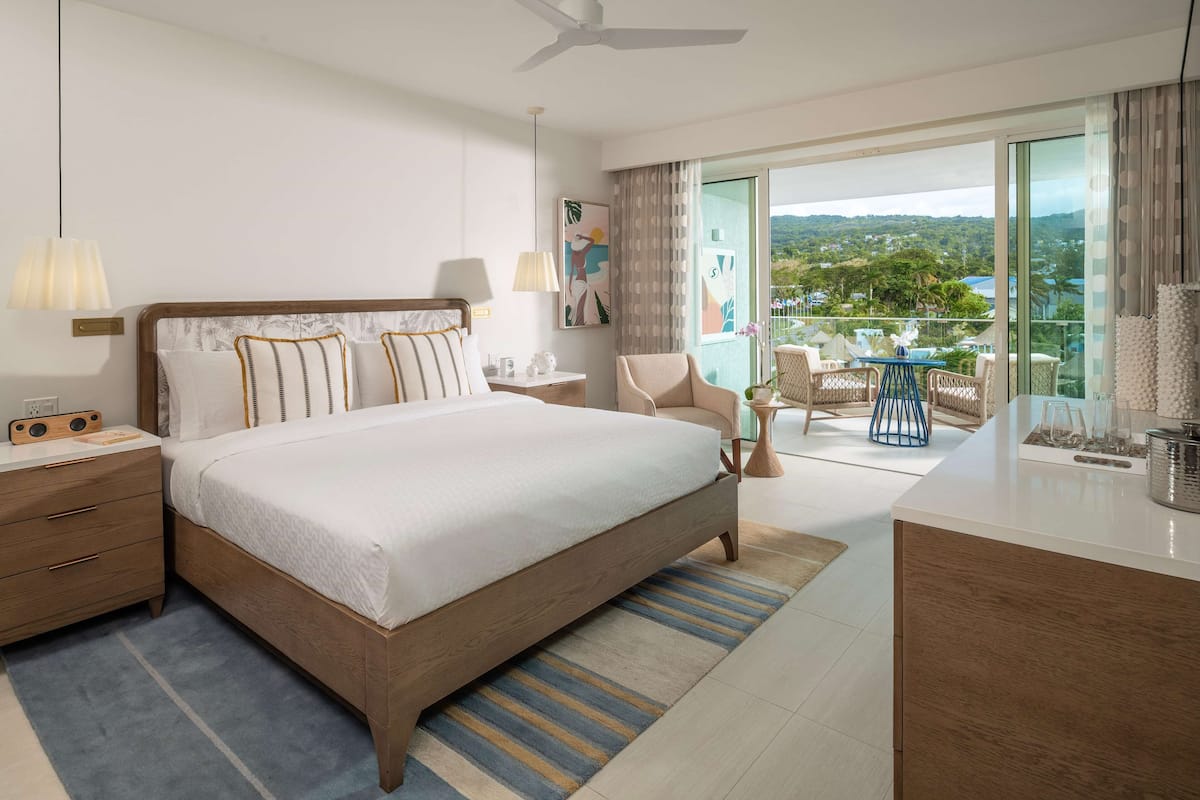 Quarto superluxo, 1 cama King (Travertine) | Roupas de cama antialérgicas, camas com colchões pillow-top