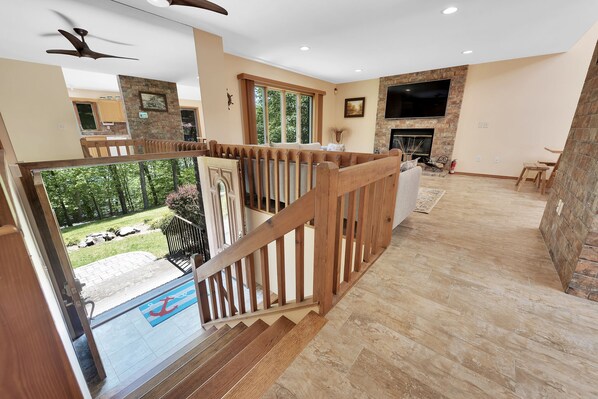 المنشأة من الداخل