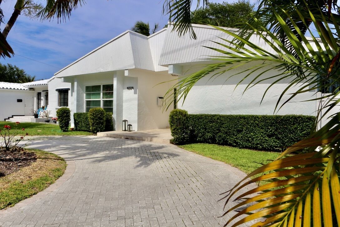 Bohemian stylish house 5 min walk to the beach !!