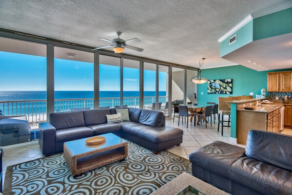 Smart TV, music library, stereo - If Barbie Were a Condo, this is IT! VaVoom Views, Wall of Glass, Leather, space (Gulf Shores)