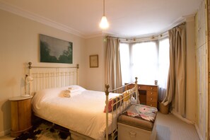 1 soverom, skrivebord, strykejern/-brett og wi-fi (inkludert)