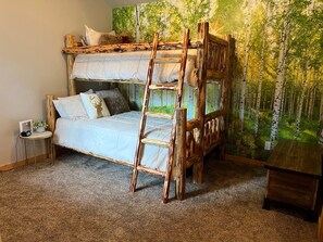 4 bedrooms, free WiFi, bed sheets
