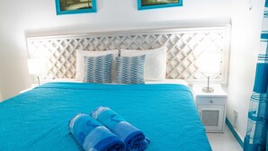 1 bedroom, WiFi, bed sheets - Lovely beachside 1-bed rental unit SEAHORSE (Speightstown)