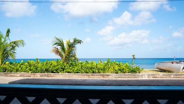 Pool - Lovely beachside 1-bed rental unit SEAHORSE (Speightstown)