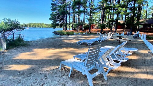 Beautiful Lake View Cabin with Private Beaches