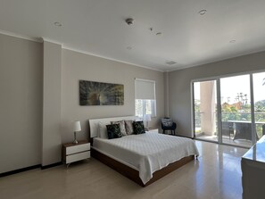 4 bedrooms, in-room safe, iron/ironing board, WiFi