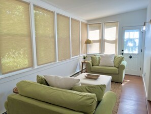 Interior - Walk to Love Lane! Immaculately renovated private cottage. (Mattituck)