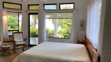 4 bedrooms, in-room safe, desk, iron/ironing board