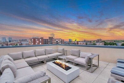 Chic 1 bed Apt + Rooftop & Gym - Downtown Stamford