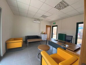 Lobby - Le Lézard Vert, Maison d'Affair à Niamey (Niamey)