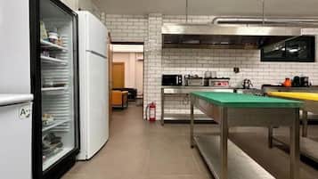 Refrigerador, microondas, parrilla de estufa y lavavajillas