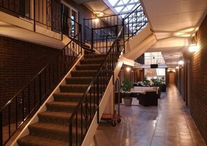 Interior - Charming, Boutique Hotel with 21 newly renovated rooms! (Salem)