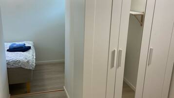 3 bedrooms, iron/ironing board, WiFi