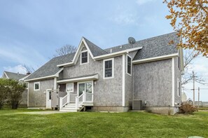 Exterior - Easy Breezy living!   (New Shoreham)