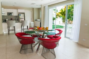 패밀리 빌라 | 거실 공간