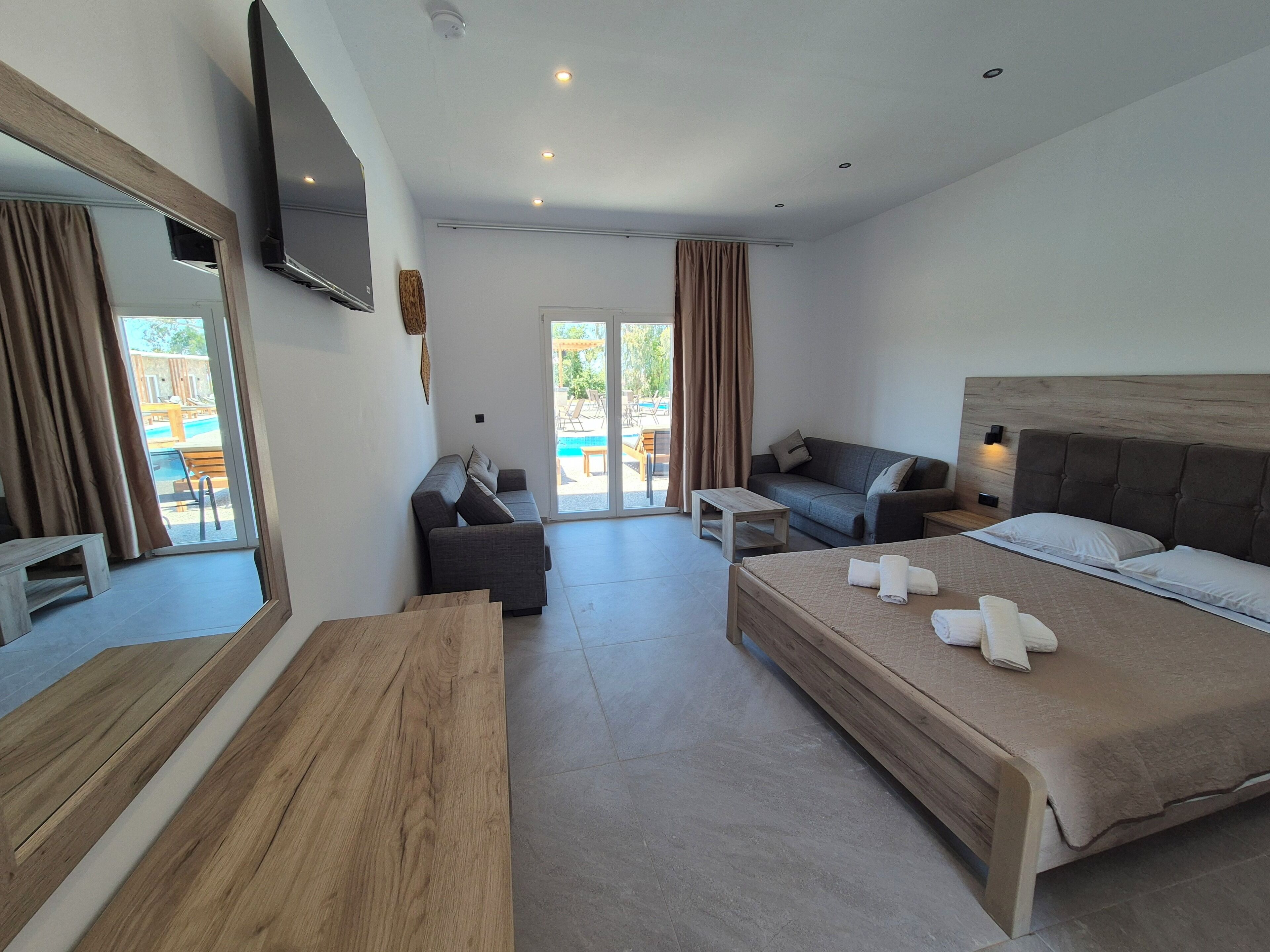 Chambre Double Deluxe, accès piscine | Wi-Fi gratuit, draps fournis