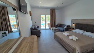 Deluxe-Doppelzimmer, Poolzugang | Kostenloses WLAN, Bettwäsche