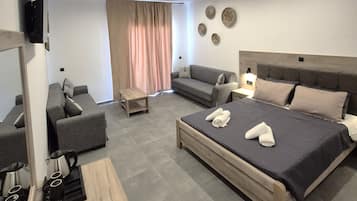 Deluxe Double Room, Pool Access