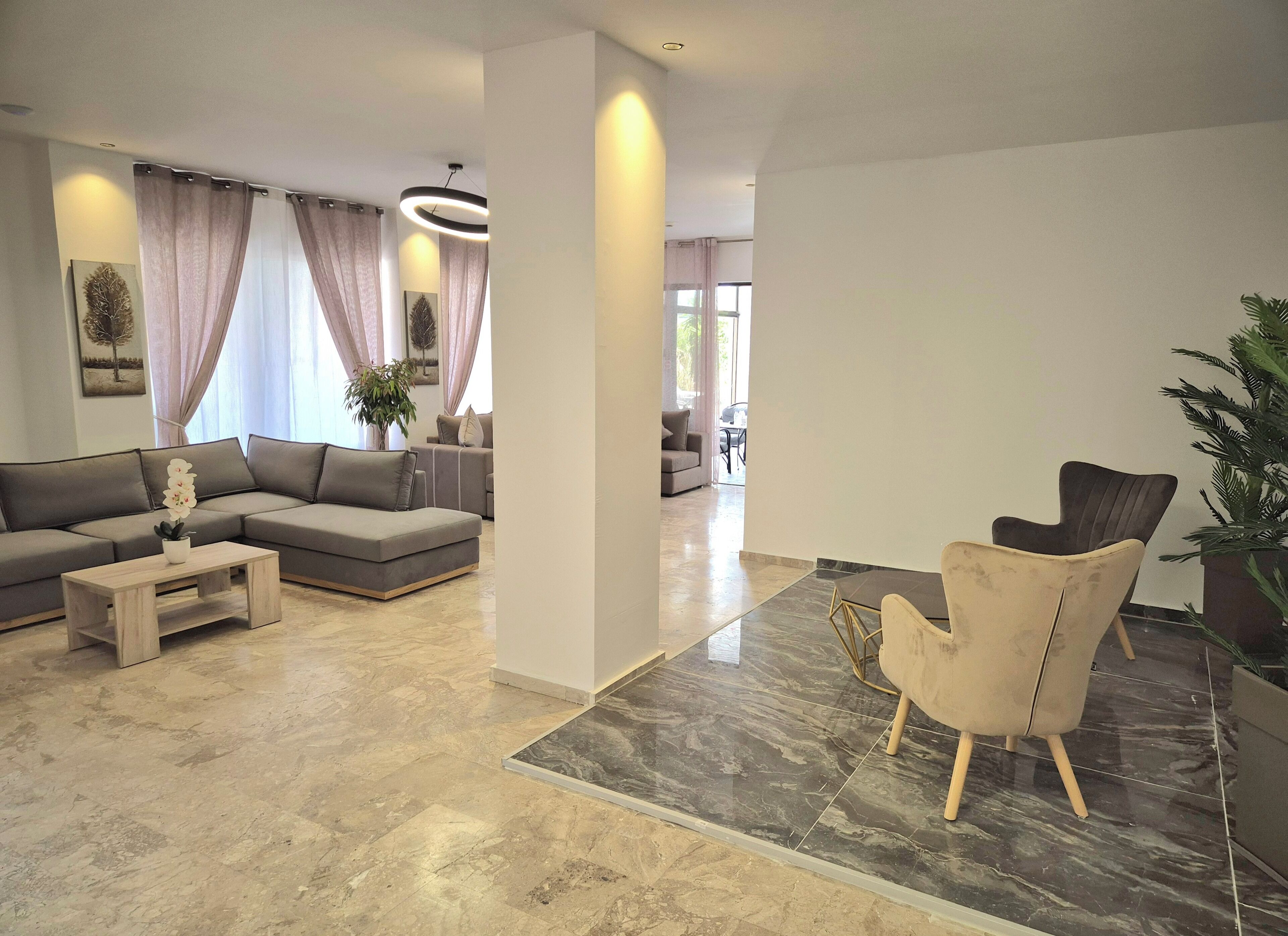 Siddeområde i lobbyen