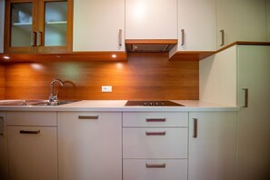 Kühlschrank, Mikrowelle, Geschirrspüler