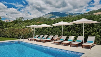 Piscine extérieure, piscine chauffée