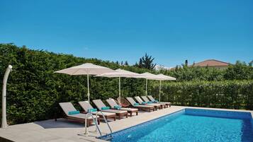 Piscine extérieure, piscine chauffée