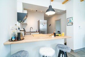 Fridge, oven, dishwasher, toaster