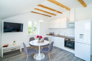 Fridge, oven, dishwasher, toaster