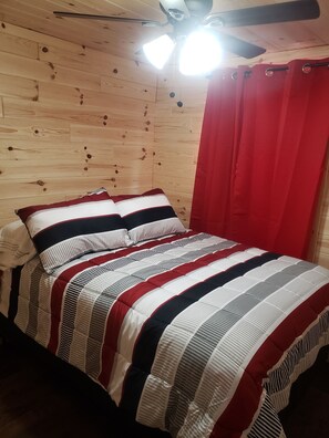 Room - Cabin #2 two bedroom on Houghton Lake (Prudenville)