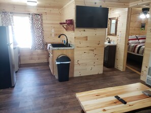 Room - Cabin #2 two bedroom on Houghton Lake (Prudenville)