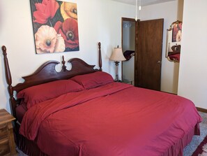 3 bedrooms, iron/ironing board, free WiFi, bed sheets