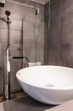 Douche, serviettes fournies