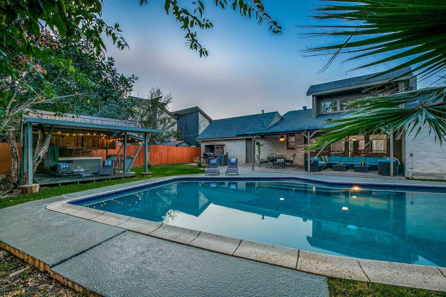 Moon River: A Luxury Stay W/ Spa, Pool & Game Room