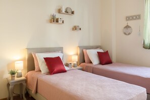 2 bedrooms, iron/ironing board, WiFi, bed sheets