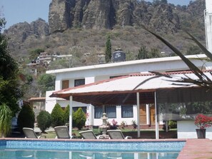 Outdoor pool - Hotel Puerto Villamar (Tepoztlán)