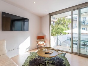 Smart TV - Lovely apartment with big private terrace in Sant Gervasy for monthly rentals (Barcelona)
