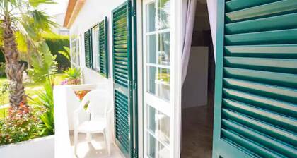 Living Lodge Portugal - King Size w/Private Shower