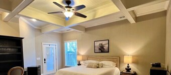"The Andalusian Manor" Private Luxury Suite