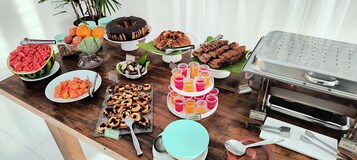 Desayuno bufé gratuito y diario