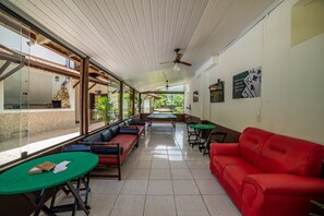 28-inch LCD TV with satellite channels, TV, ping pong - Pousada Cantinho do Sossego em Paraty (Paraty)