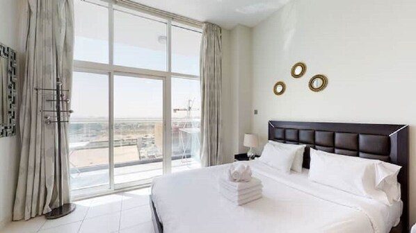 1 bedroom, iron/ironing board, WiFi, bed sheets - Beautiful & Stylish Studio Close to New Dubai Mall (Dubai)