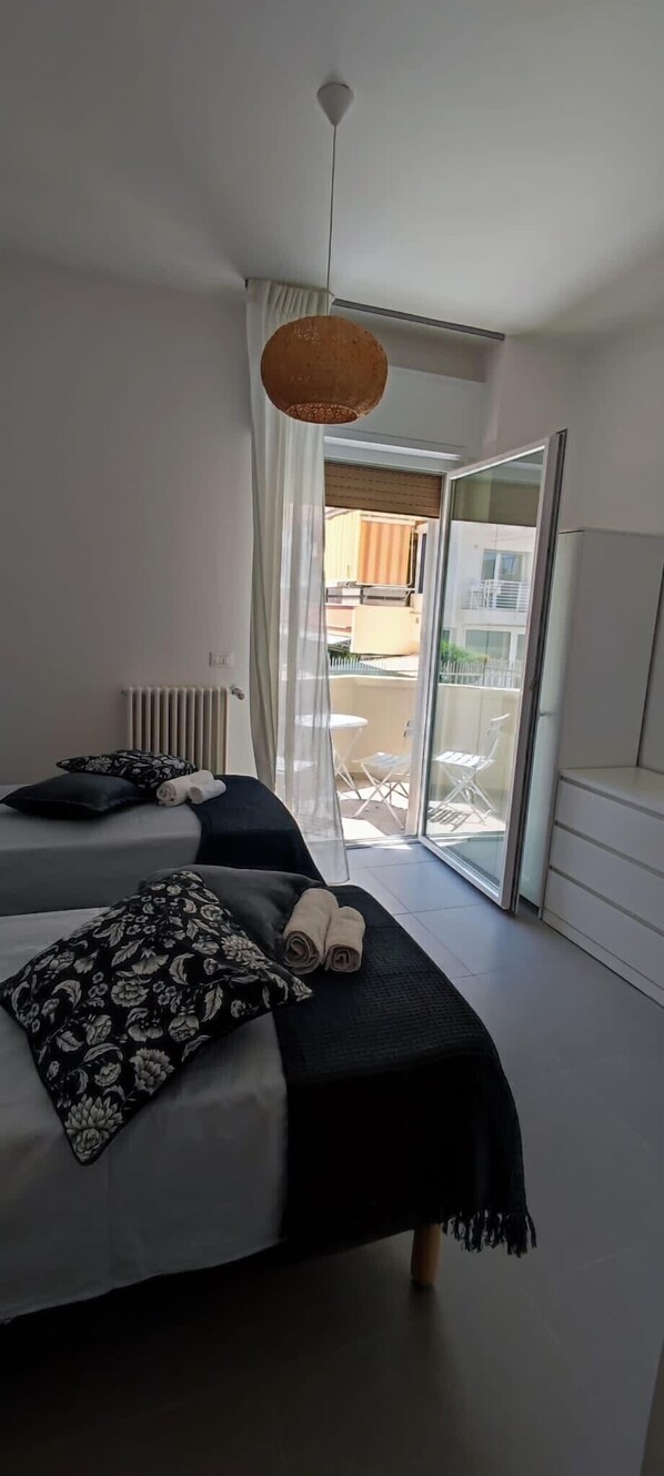 2 Schlafzimmer, Bügeleisen/Bügelbrett, Bettwäsche