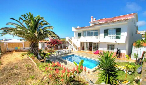 Living Lodge Portugal - Private Shower w/Pool View