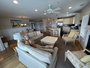 Smart TV, fireplace, DVD player, table tennis
