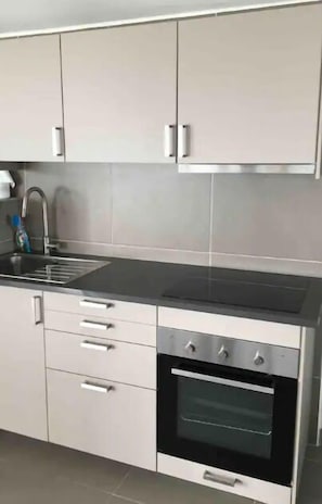Oven, stovetop