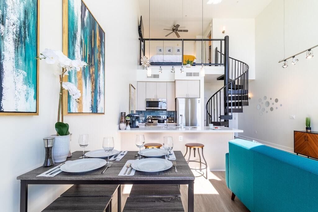 ⚡2sty Loft with View - Shop & Dine - King Bed+Parking⚡