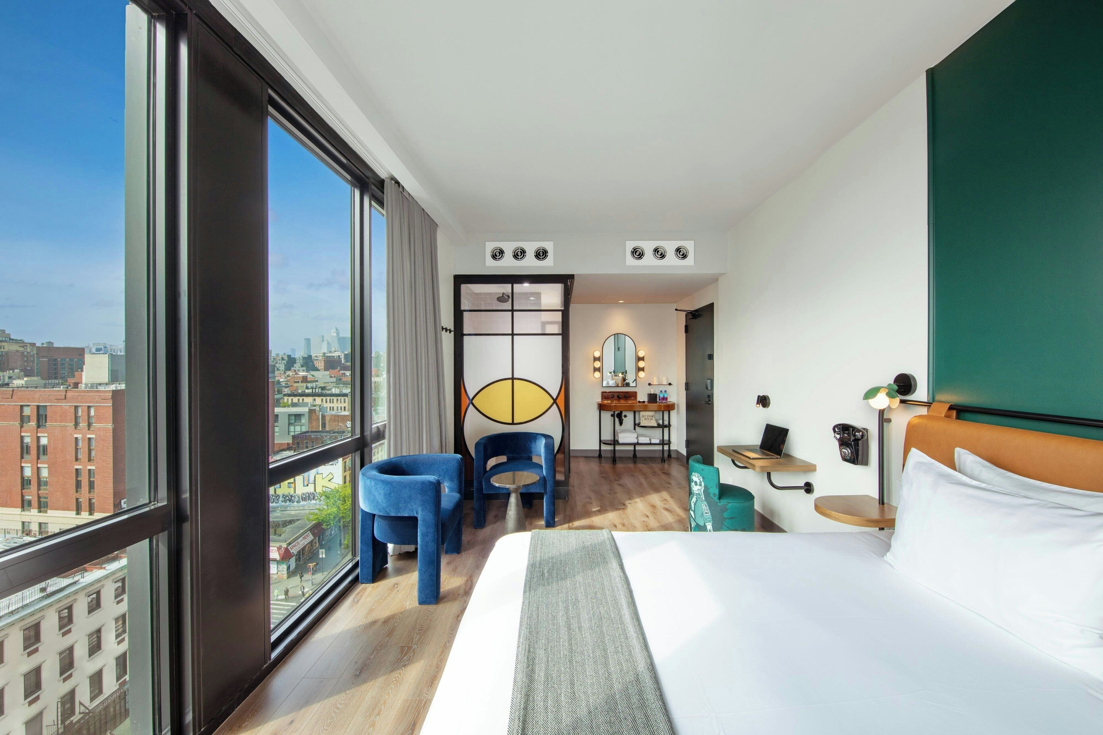 Chambre Exécutive, 1 très grand lit, vue ville | Literie hypoallergénique, coffres-forts dans les chambres, bureau